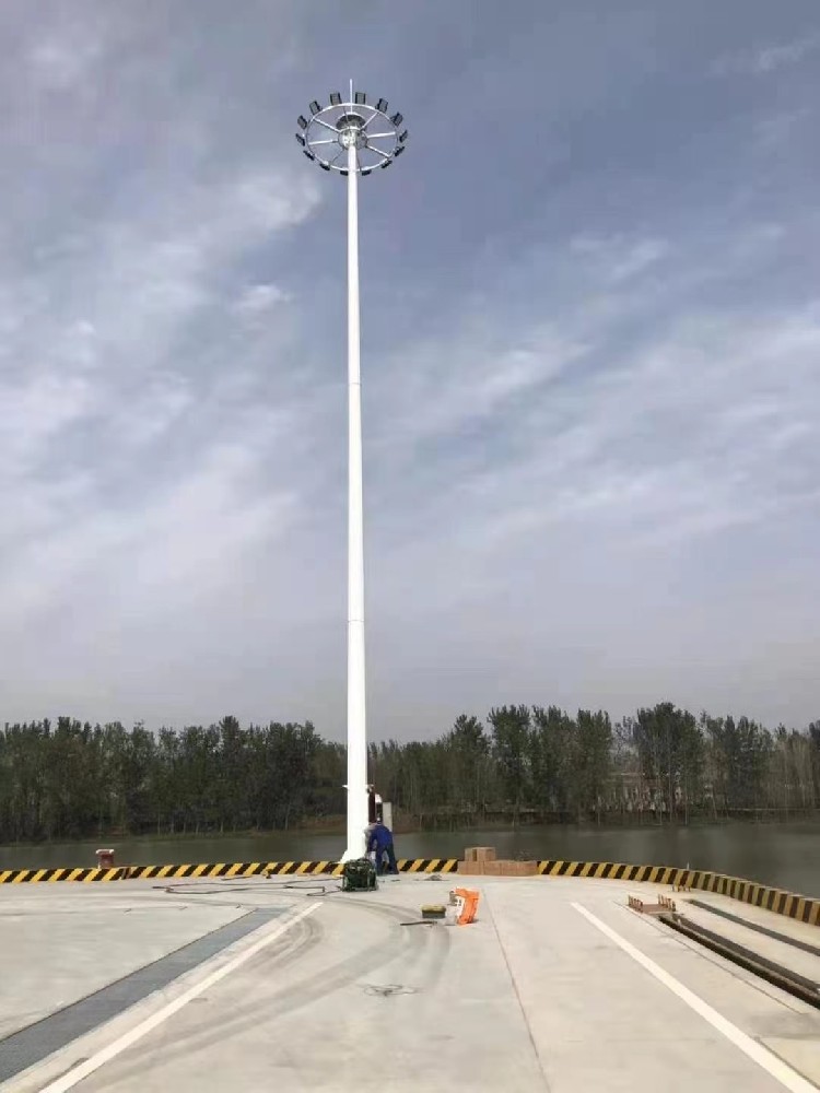 鎮(zhèn)江某港口25米升降高桿燈